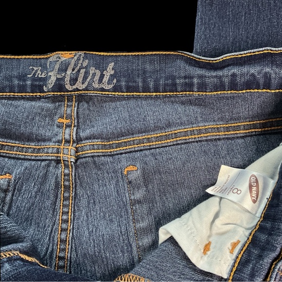 Old Navy Women's 8 Blue Jeans “The Flirt” - Picture 4 of 15